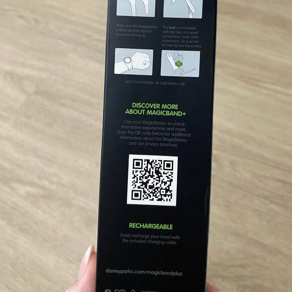 Disney MagicBand Disneyland Magic Key The Happiest Place On Earth Exclusive Blue - Picture 3 of 5